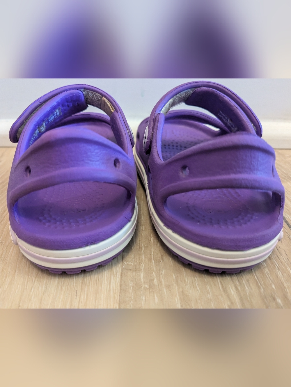 🐊 CROCS Girl's Purple Strap Sandals w/ White Sole & Velcro Closure; C4 or 4T - Picture 2 of 10